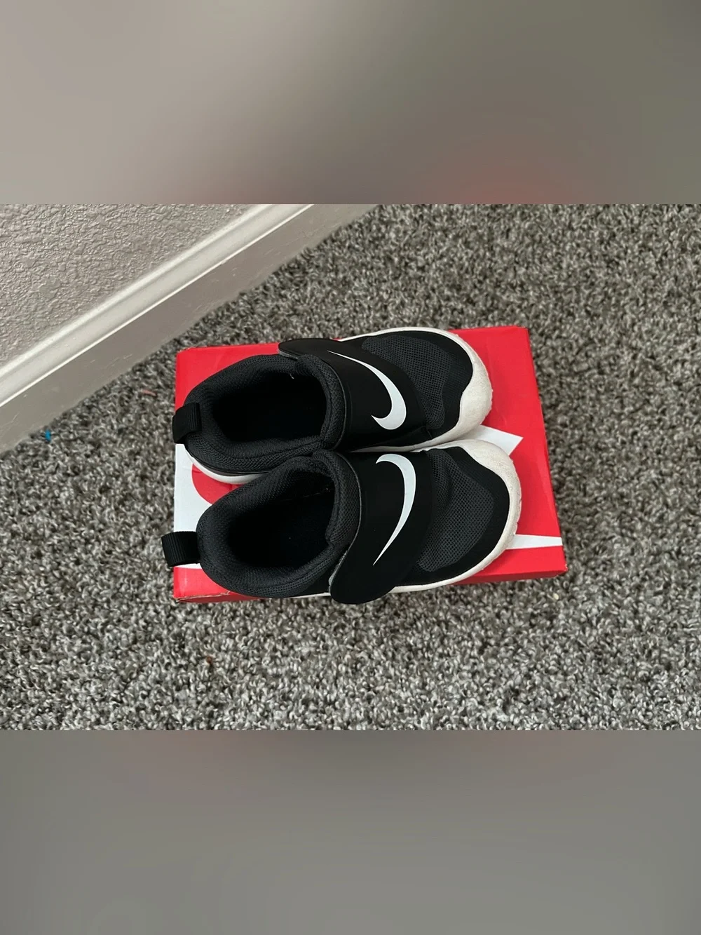 Nike Kids Black and White Hook-and-Loop Sneakers